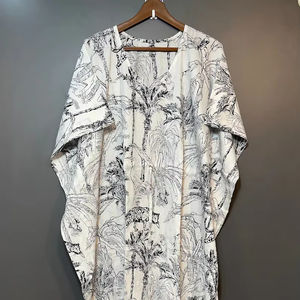 Robe Kaftan sans manches en coton à imprimé tropical numérique pour femme, idéale pour l'été et la plage – Îles d'Asie-Pacifique - Product Image 1