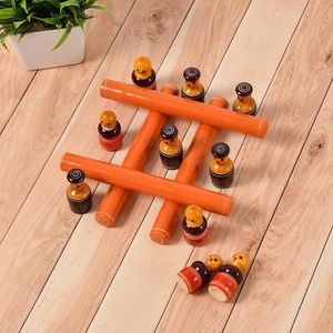 Jeu de Tic Tac Toe en bois fait main avec figurines de dessins animés, plateau rouge, jouet d'art populaire - Product Image 1