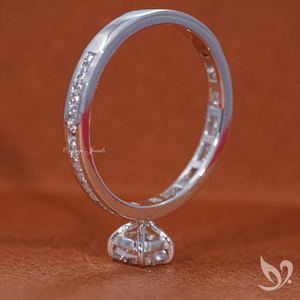 Bague de promesse en or blanc 10K avec diamant de laboratoire taille coussin allongé 0,5 carat, sertie pavé, certifiée IGI - Product Image 3