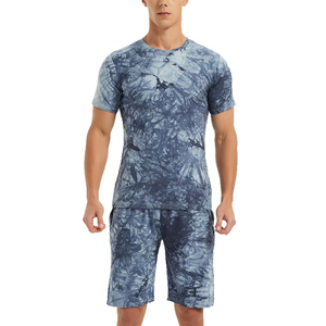 Ensemble décontracté d'été deux pièces pour homme : T-shirt et short en polyester/coton tie-dye écologique à col ras du cou – Prix bas - Product Image 4