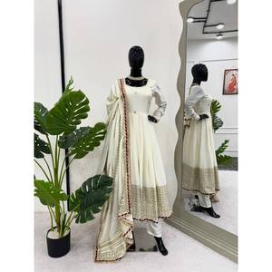 Vestidos de noche Vestido Anarkali para fiestas Adornado con hilo y trabajo de secuencia para un aspecto elegante - Product Image 6