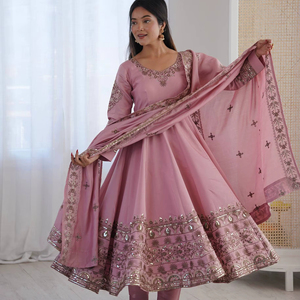 Ramdev Trading Kurta/Kurti pour femme, style ethnique indien pakistanais moderne, en soie romaine à séchage rapide, longueur standard, pour mariage, fête, Diwali - Product Image 1