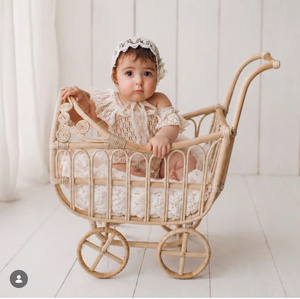 Cochecito de mimbre hecho a mano para fotografía de bebés - accesorios de mimbre para fotos de recién nacidos - accesorios de fotografía para recién nacidos a precio de fábrica - Product Image 1