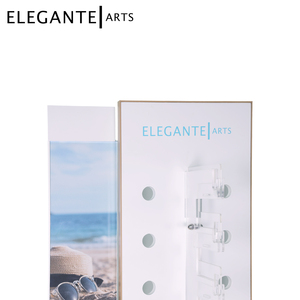 Vitrina acrílica con cerradura - Product Image 4