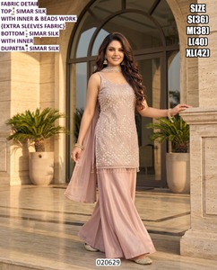 Ensemble de fête traditionnel Emerald Bloom - Robe longue pour femme à séchage rapide - Product Image 2
