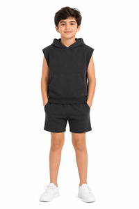 Ensemble sweat à capuche sans manches et short pour enfants, survêtement d'été en coton pour garçons, ensemble coordonné décontracté avec haut à capuche et poche kangourou assorti - Product Image 1