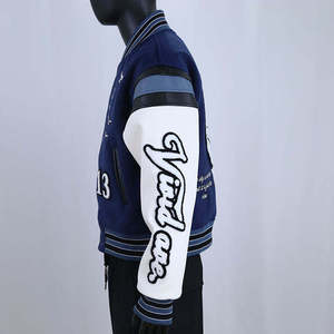 Chaqueta Varsity de Invierno para Hombre, Negra, Ecológica, de Poliéster/Algodón, Estilo Preppy, con Estampado de la Letra B, Manga Regular, Cuello Alto, Corte Corto - Product Image 1
