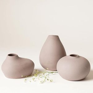 Vase à fleurs en céramique mate moderne, décoration de table, porte-fleurs en porcelaine, décoration minimaliste pour la maison - Product Image 1