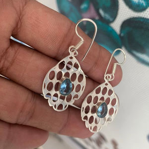 Pendientes de Zirconia de Alta Calidad a Precio Especial, Hechos a Mano para Mujer, Estilo Clásico para Bodas y Fiestas, Venta al Por Mayor - Product Image 1