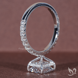 Anillo de Compromiso con Halo Oculto y Diamante Cultivado en Laboratorio con Corte Princesa de 2 Quilates, Certificado por IGI |   Anillo de Oro Sólido de 10k con Acentos Solitarios - Product Image 2