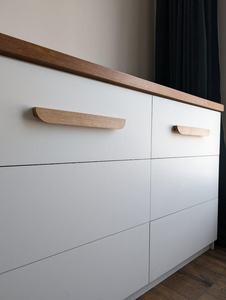 Tirador de Madera Largo Minimalista para Muebles, Tirador de Puerta de Roble Escandinavo, Tirador Vertical Moderno para Cajones, Tirador de Madera Hecho a Mano para Muebles - Product Image 1