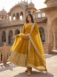 Ramdev Trading, Ropa Étnica India y Pakistaní al por Mayor, Conjunto de Kurti de Seda Romana de Diseñador para Mujer, Lehenga Nupcial, Estilo Moderno para Bodas - Product Image 4