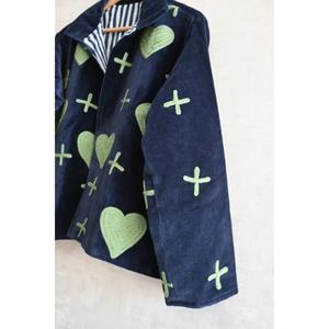 Chaqueta Varsity de Terciopelo con Bordado Suzani Vintage de SR Exports, Chaqueta Boho Floral Reversible, Abrigo Étnico Hecho a Mano para Mujer, Otoño/Invierno - Product Image 3