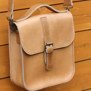 Sac à bandoulière classique unisexe en cuir - Product Image 1