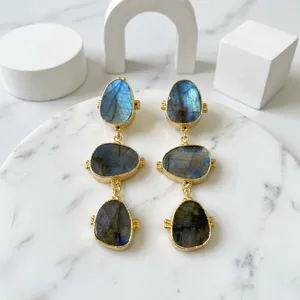 Pendientes de labradorita azul natural con cuentas, diseño artesanal, tres piedras colgantes, chapado en oro de 18k, joyería de moda. - Product Image 3