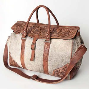 กระเป๋าหนังแท้ทำมือ 100% รุ่น Speedy Duffle สำหรับผู้หญิง - คุณภาพสูง เหมาะสำหรับการเดินทางและเล่นกีฬา - Product Image 5