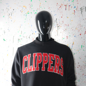 เสื้อสเวตเชิ้ตคอเต่า CLIPPERS สีดำ ปักลายสีแดง 100% คอเสื้อกว้าง ยี่ห้อ CLUSH INDUSTRIES - Product Image 2