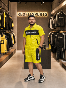 ชุดวอร์มไนลอนสีเหลืองดำแบบกำหนดเองสำหรับผู้ชาย REXFIT SPORTS 2026 ชุด 2 ชิ้น เสื้อแจ็คเก็ตแขนสั้นมีซิป กางเกงขาสั้น ชุดกีฬา ผู้ผลิต - Product Image 3