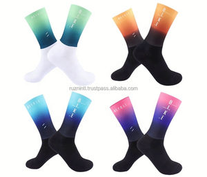 Chaussettes de sport pour hommes ultra douces, respirantes et écologiques pour un confort quotidien et des activités sportives de haute performance - Product Image 5