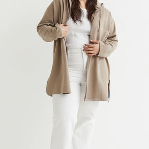 Sweat-shirt à capuche court décontracté pour femme, imprimé uni, anti-boulochage, hiver, poches brodées, manches longues, tricoté - Product Image 1