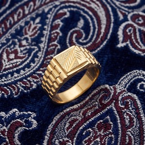 DIVYORO Bague classique pour homme plaquée or 22 carats avec bande côtelée - Product Image 4