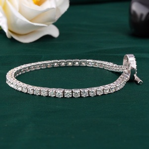 Bracelet tennis en or blanc 14 carats avec diamant rond de laboratoire de 5,17 carats, fermoir à bascule, bijoux tendance - Product Image 4