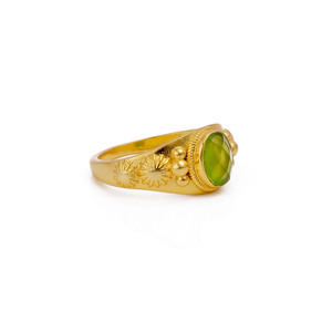 Bague solitaire ovale en péridot - Bague bohème florale plaquée or - Bijou en laiton massif fait main - Cadeau pour femme - Product Image 3