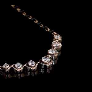 Collar de Oro Sólido de 18K para Mujer de LILABA ENTERPRISE con Moissanita Cultivada en Laboratorio, Corte Brillante Redondo, Color Fantasía - Product Image 2