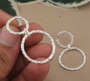 ต่างหูเงินแท้ 925 สไตล์มินิมอล รูปทรงหยดน้ำ ดีไซน์หรูหรา เรียบง่าย เหมาะสำหรับใส่ทุกวัน ของขวัญสำหรับงานปาร์ตี้ เครื่องประดับสำหรับผู้หญิง - Product Image 1