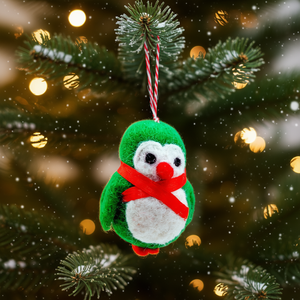 Pingouin vert fait main en feutre de laine - Product Image 3