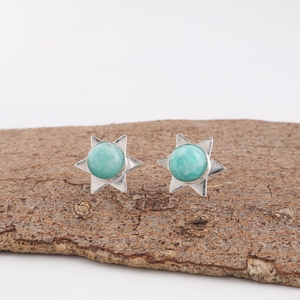 Pendientes Niharika Gems hechos a mano, chapados en plata de ley 925 con piedra preciosa azul amazonita para mujeres y niñas, ideales para usar en bodas y fiestas. - Product Image 1