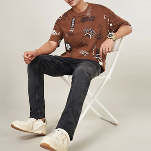เสื้อยืดคอกลมแขนสั้นสีน้ำตาลทรงโอเวอร์ไซส์สำหรับผู้ชาย พิมพ์ลายตัวอักษร สไตล์สตรีท ผ้าคอตตอนเจอร์ซีย์ ทรงพอดีตัว - Product Image 4