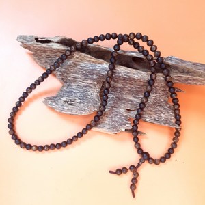 Pulsera de Oud de Vietnam Natural Superior de alta calidad hecha de madera de agar pura La más alta calidad adecuada para regalar y usar Rosario - Product Image 3