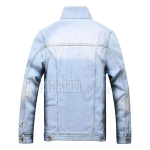Veste d'hiver en jean style urbain pour homme, design intérieur isolé, look tendance, idéale pour un usage quotidien en hiver - Product Image 2
