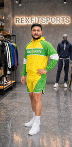 ชุดแจ็คเก็ตและกางเกงขาสั้นกันลมไนลอนสีเขียวเหลืองแบบกำหนดเอง REXFIT SPORTS 2026 แบรนด์ส่วนตัว เสื้อผ้าสตรีทแวร์ ชุดกีฬา เสื้อผ้าสตรีทแวร์สำหรับทุกเพศ - Product Image 4