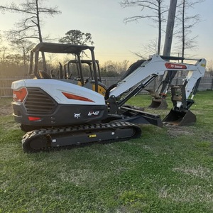 Excavatrice Bobcat E42 à vendre, conçue pour la construction, l'aménagement paysager, le creusement de fossés et les travaux lourds, offrant une précision et une fluidité exceptionnelles. - Product Image 2