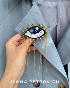 Broche de Ojo Turco Azul con Borla Dorada, Cadena, Cuentas de Cristal y Bordado, Pin de Joyería Hecho a Mano para Decoración de Abrigos y Chaquetas - Product Image 1