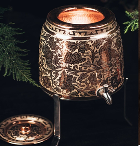 Elegante dispensador de agua antiguo de cobre con intrincados diseños de filigrana y un grifo de latón, disponible a precios de mayorista. - Product Image 2