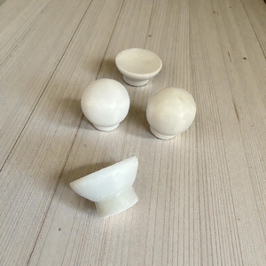 Poignées de meubles AG Elements en marbre léger et minimalistes, poignées rondes en pierre - Poignées durables pour meubles de cuisine et de chambre - Product Image 1