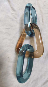 Art en résine décoratif. Nouvelle conception colorée. Chaînes en résine, grandes et petites tailles disponibles, et personnalisation du logo. - Product Image 3