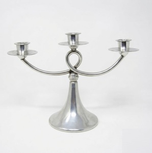 Candelabro de Aluminio de Diseño Lujoso Personalizado, Negro Mate, de 3 Brazos, Centro de Mesa para Decoración del Hogar y Bodas - Product Image 3