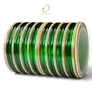 Collection de Bracelets Élégants en Acrylique Vert Émeraude Style Cachemire avec Pierres de Zircon Premium pour Femme – Bijoux de Mode en Gros - Product Image 2