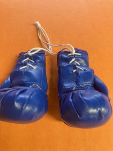 Wholesale Manufacturer Twins All Color Boxing Gloves Small <b>Key</b> Chains Real Leather Fashion Circle Car Mirror Hanging <b>Key</b> <b>Ring</b> - Product Image 6