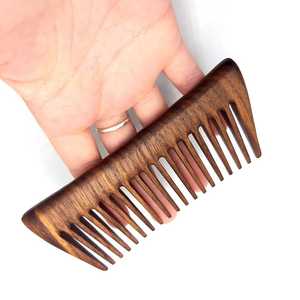 Peine de Madera Natural con Mango Largo, Antiestático y Anticaída, Herramienta para el Cuidado del Cabello - Product Image 1