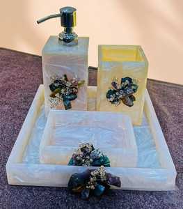 Offre Spéciale : Ensemble de Salle de Bain en Résine avec Distributeur de Lotion à Paillettes Dorées, Gobelet à Brosse à Dents, Porte-Savon et Plateau Rond pour Salle de Bain Principale, Chambre d'Hôtes et Hôtel - Product Image 2