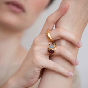 Bague ouverte en jade de style vintage réglable pour femmes - Product Image 1