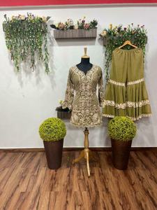 Ensemble Sharara vert traditionnel pour femmes, designer pakistanais et indien, palazzo kurta salwar en soie, lawn, rayonne, viscose, pour mariages et occasions spéciales - Product Image 5