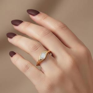 Anillo de compromiso solitario curvo de oro macizo de 18 quilates con diamante de corte llama cultivado en laboratorio y engaste de bisel, joyería fina para mujer, uso diario - Product Image 6