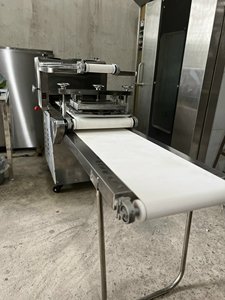 Four rotatif multifonctionnel haut de gamme portable électrique automatique Minh Tam MV3BT avec garantie d'un an, 750W, 220V/380V, 8 plateaux, pour boulangerie - Product Image 3