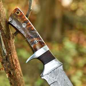 Cuchillo de hoja fija de Damasco hecho a mano con mango de cuerno de carnero, para camping, caza, supervivencia, uso general, con funda de cuero, para colección. - Product Image 3